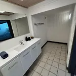 H. C. Lumbyes Vej - Kaelderlejlighed Lägenhet Odense