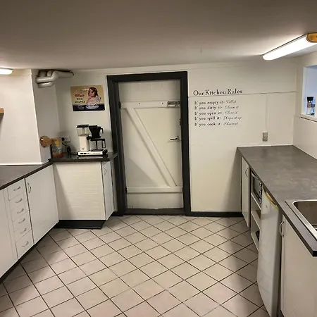 Apartment H. C. Lumbyes Vej - Kaelderlejlighed *