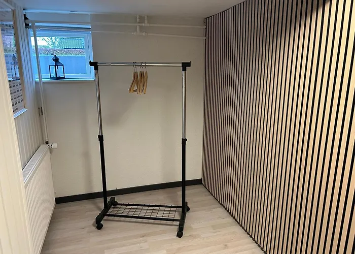 H. C. Lumbyes Vej - Kaelderlejlighed *