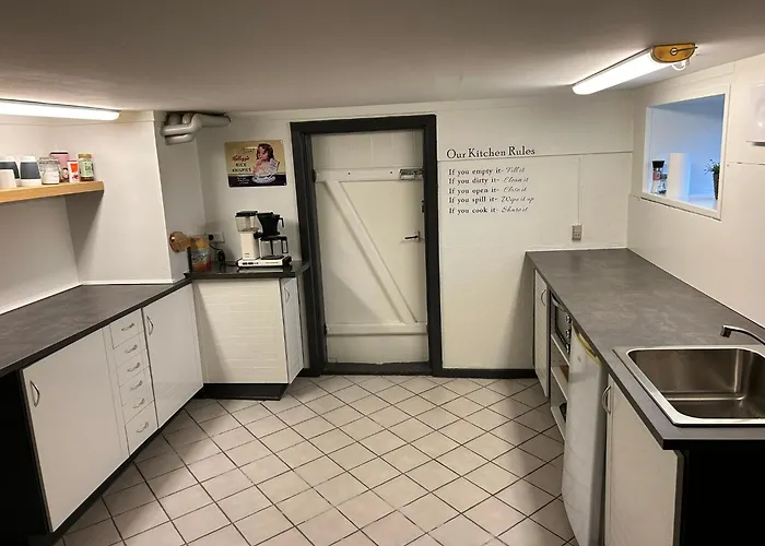 Apartment H. C. Lumbyes Vej - Kaelderlejlighed *