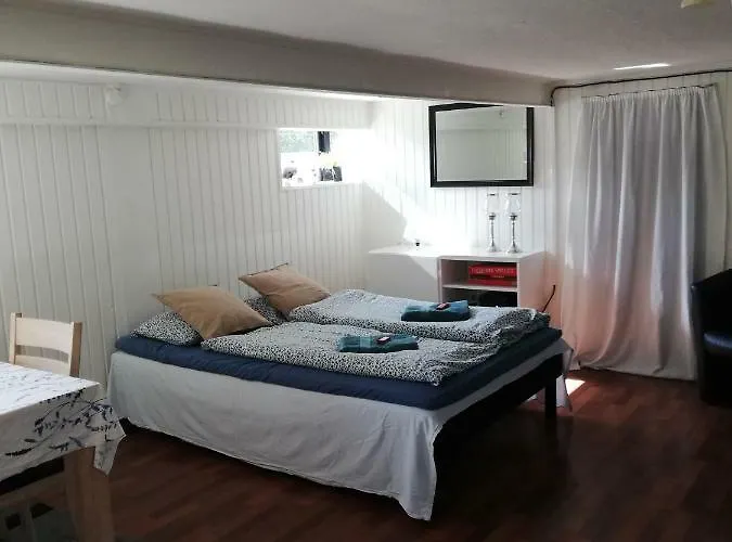 Apartamento H. C. Lumbyes Vej - Kaelderlejlighed